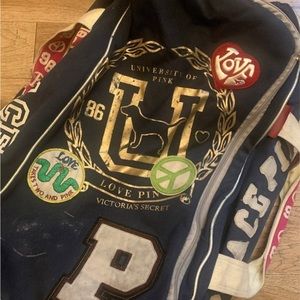 Victoria secret pink roller luggage 💕